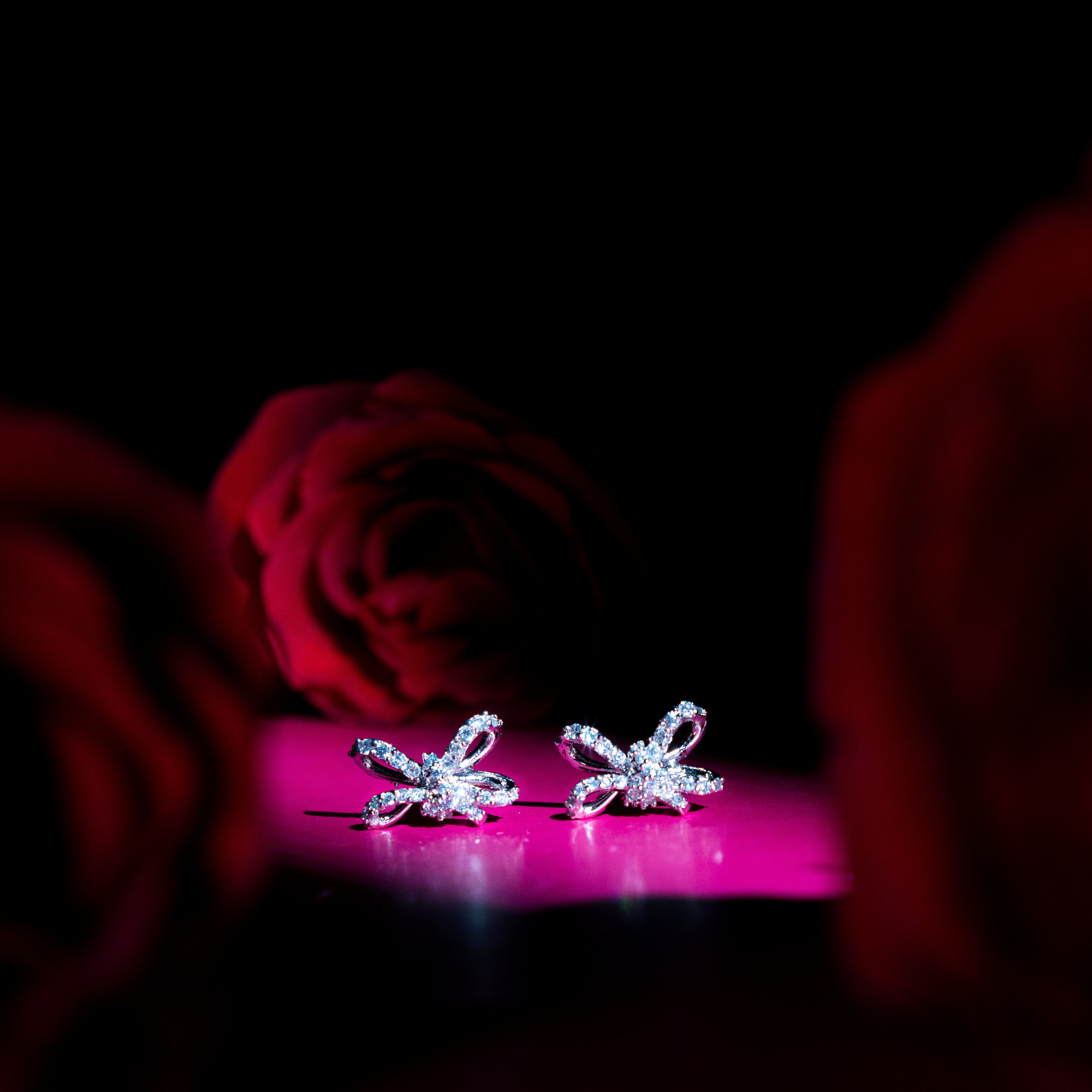 Bow Earrings - Zumorrud