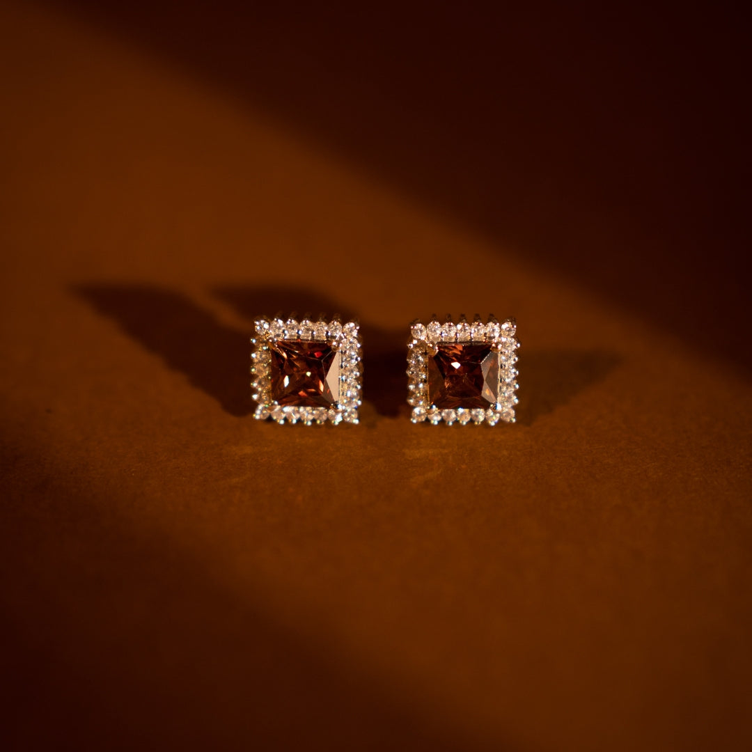 Queen Earrings - Zumorrud