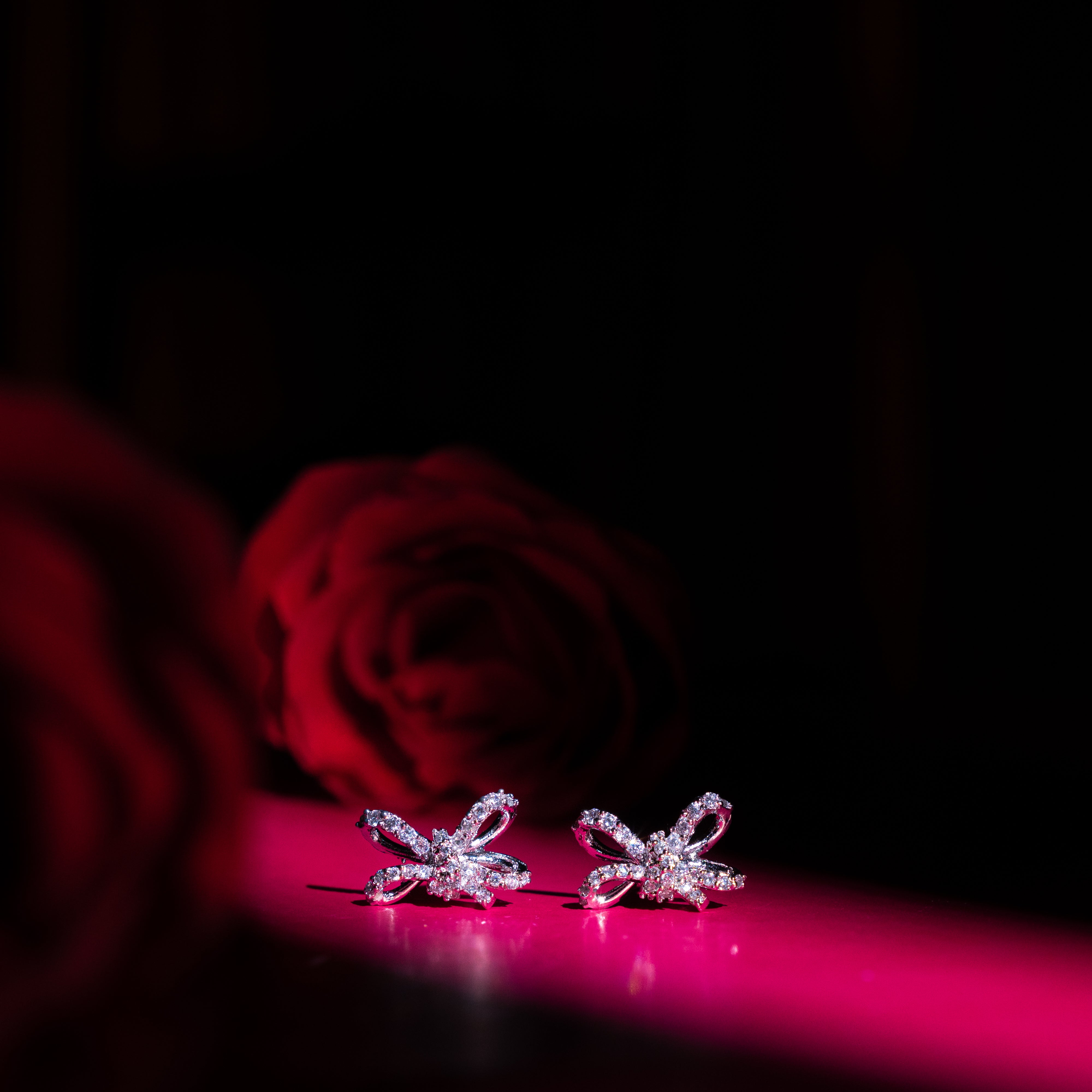 Bow Earrings - Zumorrud