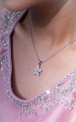 Five Petals Pendant - Zumorrud