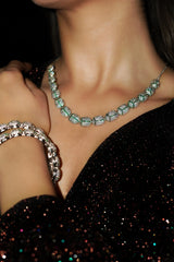 Ladybug Trail Necklace - Zumorrud