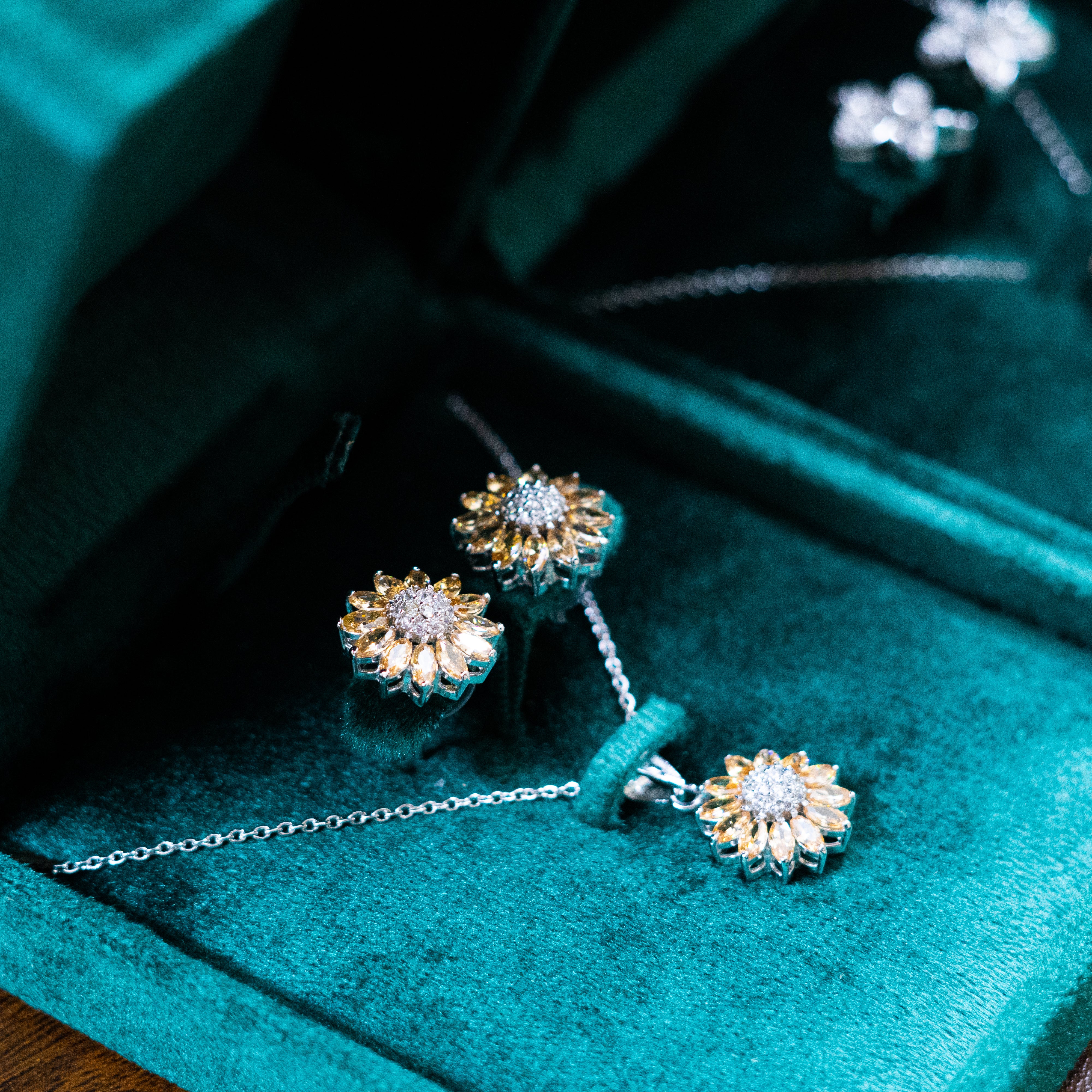 Bloom Pendant Set - Zumorrud