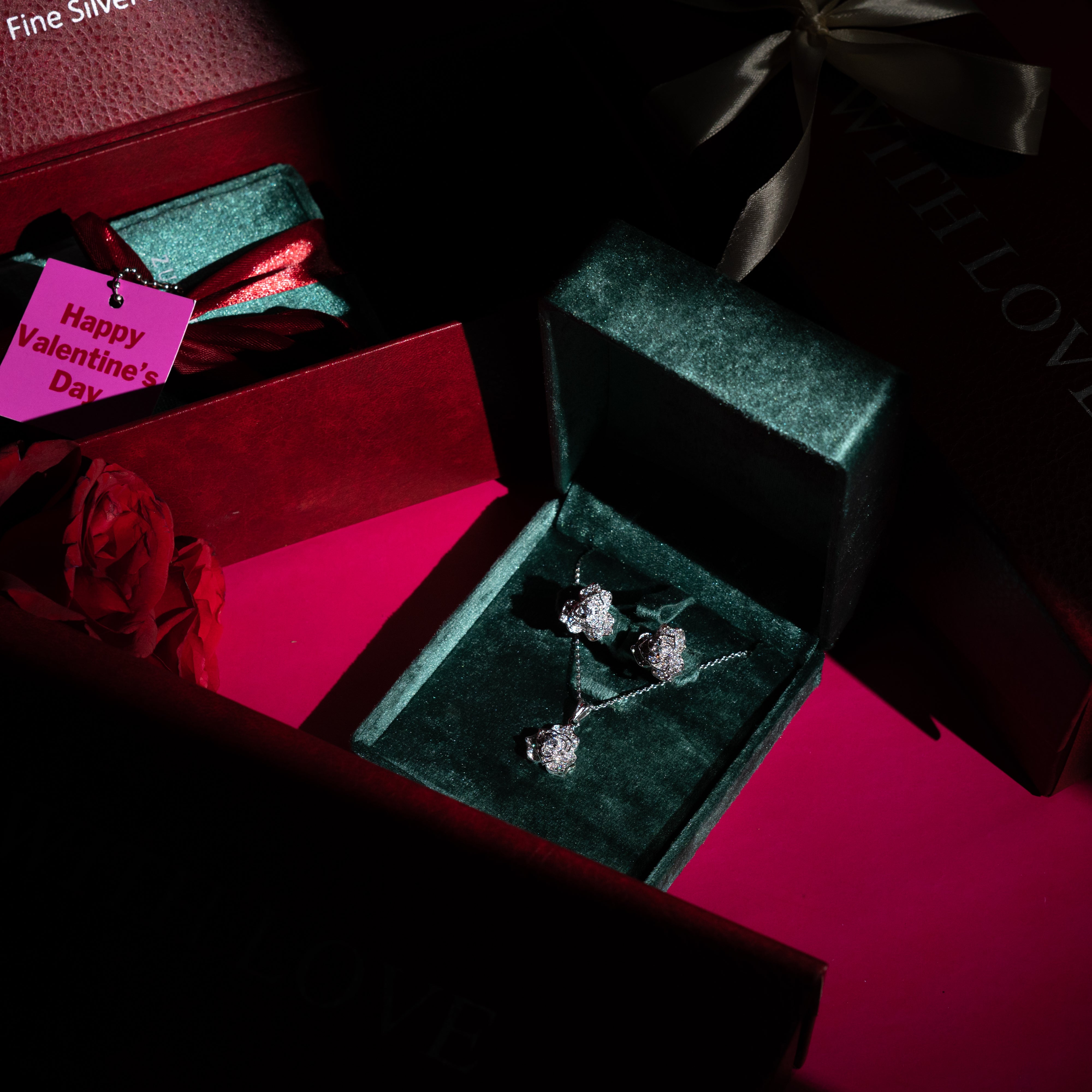 Rose Pendant Set - Zumorrud