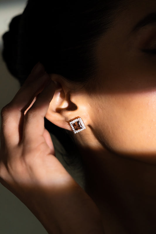 Queen Earrings - Zumorrud