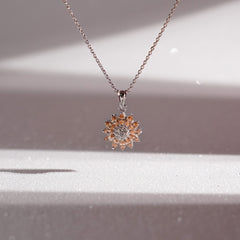Bloom Pendant - Zumorrud